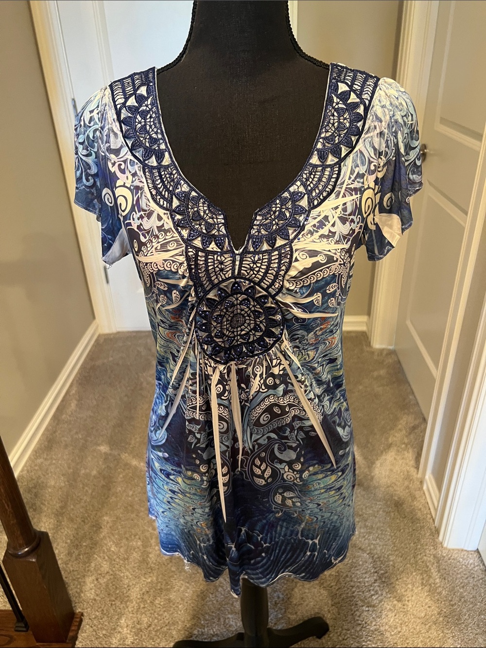 live and let live Blue and White Embroidered V-Neck Short Sleeve Tunic